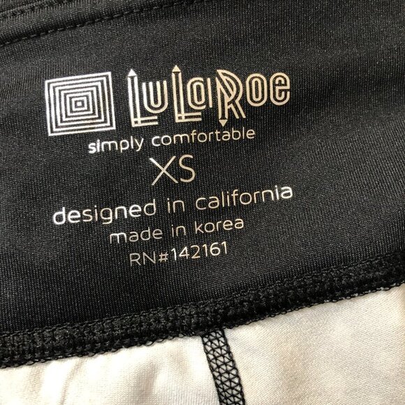 𝅺nwt - LULAROE Jade capri leggings in black and white diamond pattern - Size XS - Picture 4 of 7